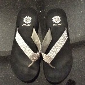 Yellow Box Sliver Thong Wedge